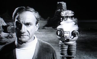 LIS-lost-in-space-25804873-1154-722-728x444.jpg