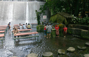 villa-escudero-restaurant.jpg