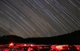 awww.okie_tex.com_photos_StarTrail1.JPG