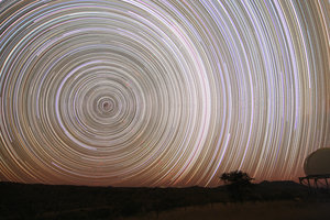 aapod.nasa.gov_apod_image_0609_startrails11h_hambsch_f1.jpg