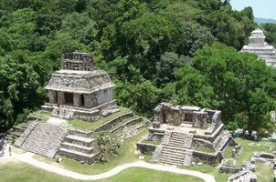 ai292.photobucket.com_albums_mm37_sahtanoj_palenque_ruins.jpg