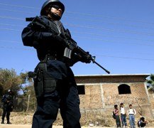 aavaazimages.s3.amazonaws.com_box_20image_20kids_20and_20armed_20police_20final_1.jpg