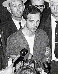 ainacreditavel.com.br_imagens_lee_oswald.jpg