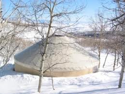 a3.bp.blogspot.com__6ticlWGxjk0_TRDfU_UWbdI_AAAAAAAAA9I_ywgcFVmDiu8_s320_yurts.jpg