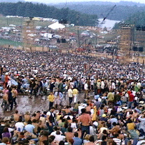 aupload.wikimedia.org_wikipedia_commons_b_b8_Woodstock_redmond_stage.JPG