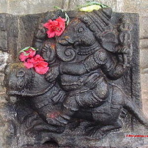 aupload.wikimedia.org_wikipedia_commons_thumb_1_14_Ganesha_on_mouse.jpg_230px_Ganesha_on_mouse.jpg